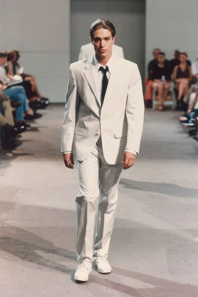 Look 29